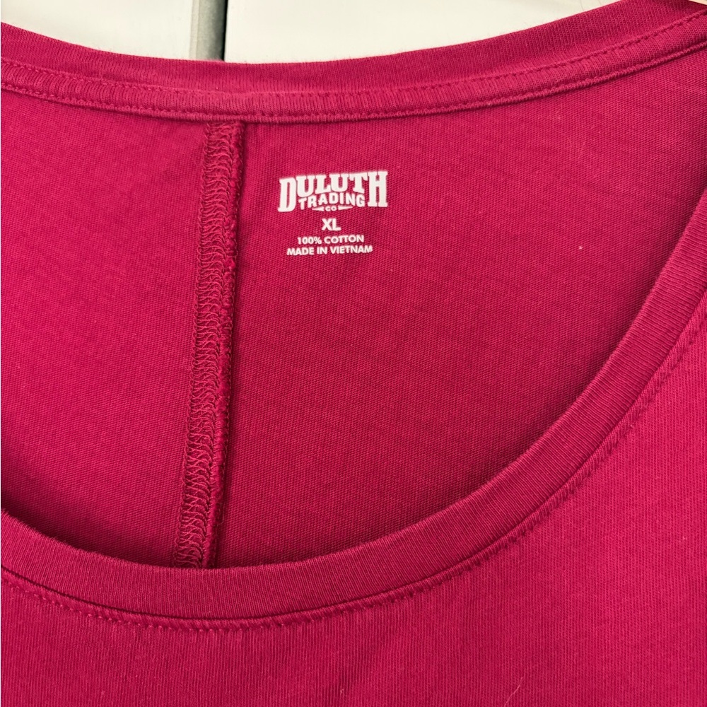 Duluth Trading Co Women's Burgundy Short Sleeve Tee - Picture 2 of 3